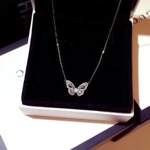 NEW 18K White Gold Diamond Butterfly Necklace